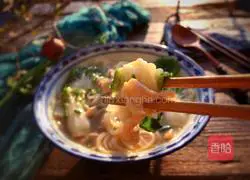 Illustration of how to make shredded vegetable and pork noodle soup 11