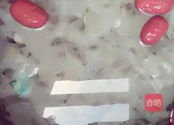 Illustration of how to make red dates, lotus seeds and white fungus soup 3