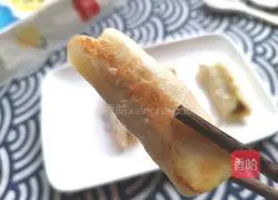 Illustration of how to make pork stuffed pot stickers 12