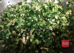 Illustration of how to make green vegetable and shiitake mushroom buns 4