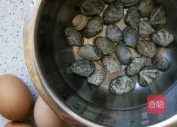 Illustration of how to make steamed clam eggs 1