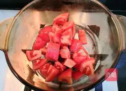 Illustration of tomato and enoki mushroom tofu soup 9