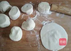 Illustration of how to make glutinous rice and bean paste buns 6