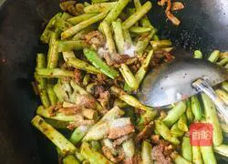 Illustration of braised noodles 12