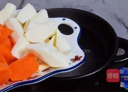 Illustration of how to make pork ribs, yam, corn and carrot soup 10