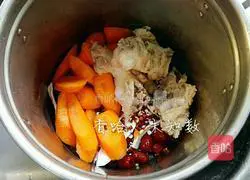 Carrot and pork bone soup recipe 5