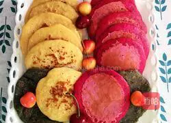 Illustration of how to make banana, dragon fruit and black sesame waffles 6