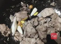 Corn, kelp, radish, shiitake mushrooms Illustration of how to make pork rib soup 2