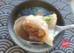 Illustration of how to make fresh meat wontons 10