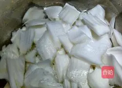 Illustration of how to make fried fungus with cabbage 3