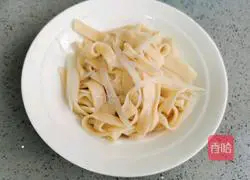 Illustration of hand-rolled noodles 9