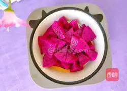 Illustration of how to make sweet dragon fruit soup with winter melon skin 4