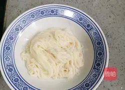 Illustration of how to make sour dragon noodles 16