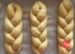 Illustration of how to make braided bread (hand-kneaded dough) 6