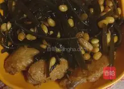 Illustration of kelp and soybean stewed chicken wings 7