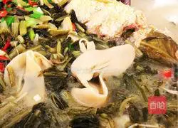 Illustration of making pickled cabbage, bamboo shoots and dried yellow croaker soup 9