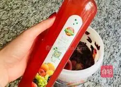 Illustration of how to make homemade rose toner 3