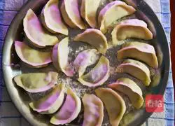 Illustration of how to make dumplings stuffed with beans and beef 20