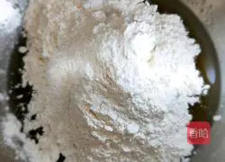 Lotus Paste Egg Yolk Mooncake Recipe Illustration 4 