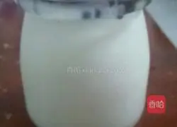 Illustration of making homemade yogurt 6