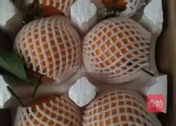 Illustration of how to make freshly squeezed orange juice 1