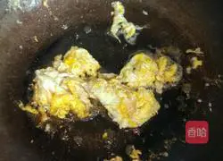 Illustration of how to make Jiaonizuocai soup with melon and fish 2