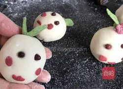 Illustration of how to make steamed buns with grass growing on the head 11