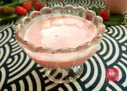 Illustration of how to make strawberry milkshake 7