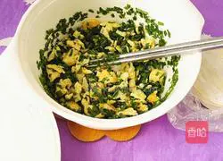 Illustration of how to make leek and egg dumplings 12