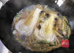 Illustration of how to make plain line noodles 10