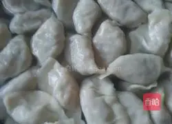 Illustration of how to make dumplings stuffed with radish and meat residue 10