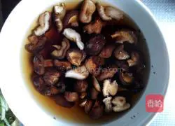 Illustration of how to make Beijing-style braised noodles 8 