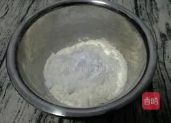 Illustration of making homemade cat ears snacks 2