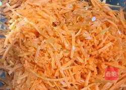 Illustration of how to make carrot cake 2