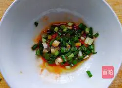 Illustration of how to make spicy and sour egg noodles 2
