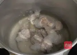 Illustration of how to make carrot and corn ribs soup 3