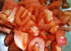 Illustration of making braised noodles 3