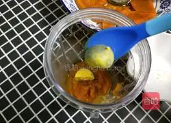 Illustration of how to make apple pumpkin egg yolk paste 5