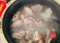 Illustration of how to make mutton chops and stewed radish 3