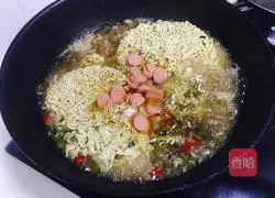 Illustration of how to make spicy and sour instant noodles 7