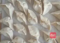 Illustration of how to make lamb, scallion and dumplings 8