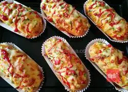 Illustration of how to make seaweed and meat floss bread 23