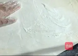 Sweet Potato Leaves and Shredded Pork Noodle Soup - Magic Flour Recipe Illustration 6