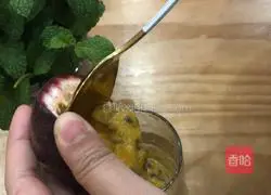  Illustration of how to make super refreshing cucumber and passion fruit bird's nest 3