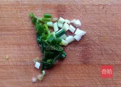 Pork and Bean Pie Recipe Illustration 3