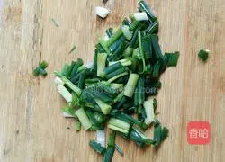 Illustration of how to make cauliflower slices 3