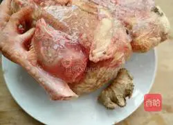 Illustration of how to make morels chicken soup 3