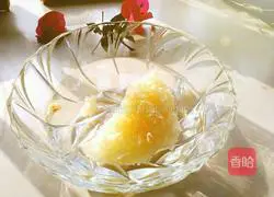  Illustration of how to make hawthorn and white fungus soup 3