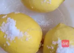 Illustration of how to make passion fruit and lemon soaked claws 8