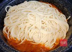 Illustration of how to make tomato braised meat sauce pasta 8